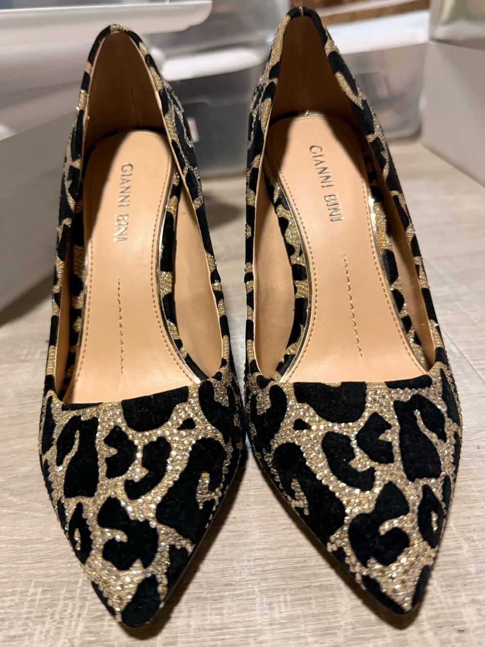 Gianni Bini Black & Gold Leopard-Pattern Pointed Toe Pumps